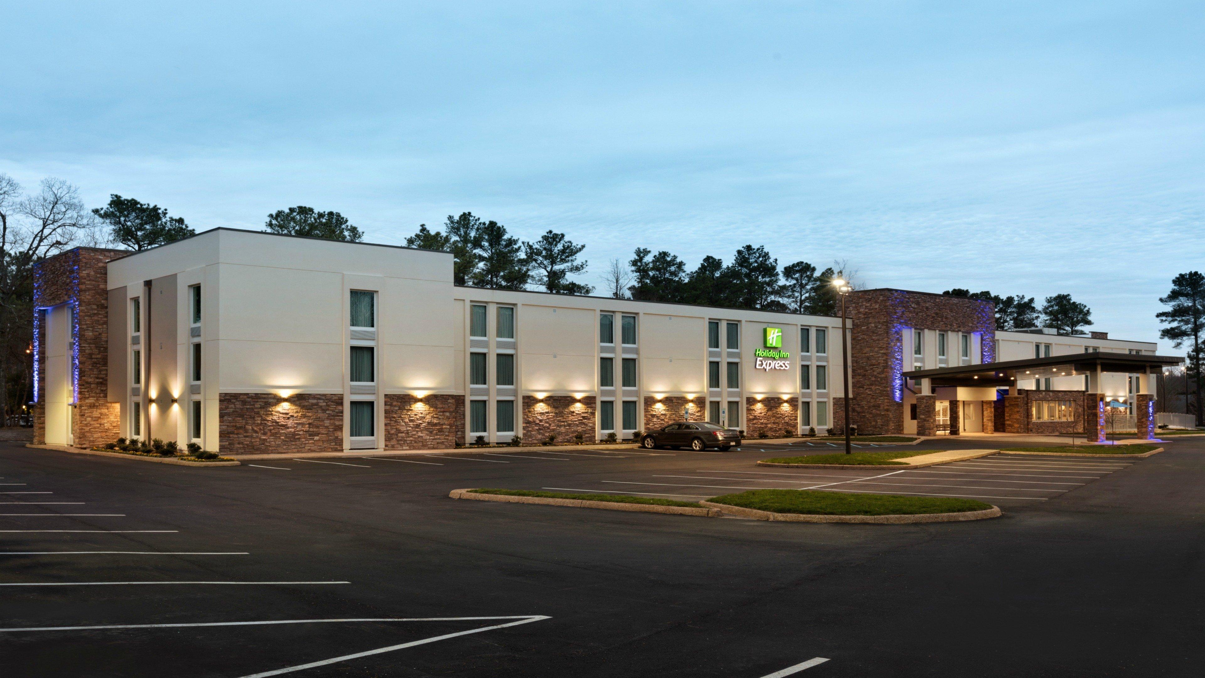 Holiday Inn Express - Williamsburg Busch Gardens Area, an IHG Hotel Exterior foto