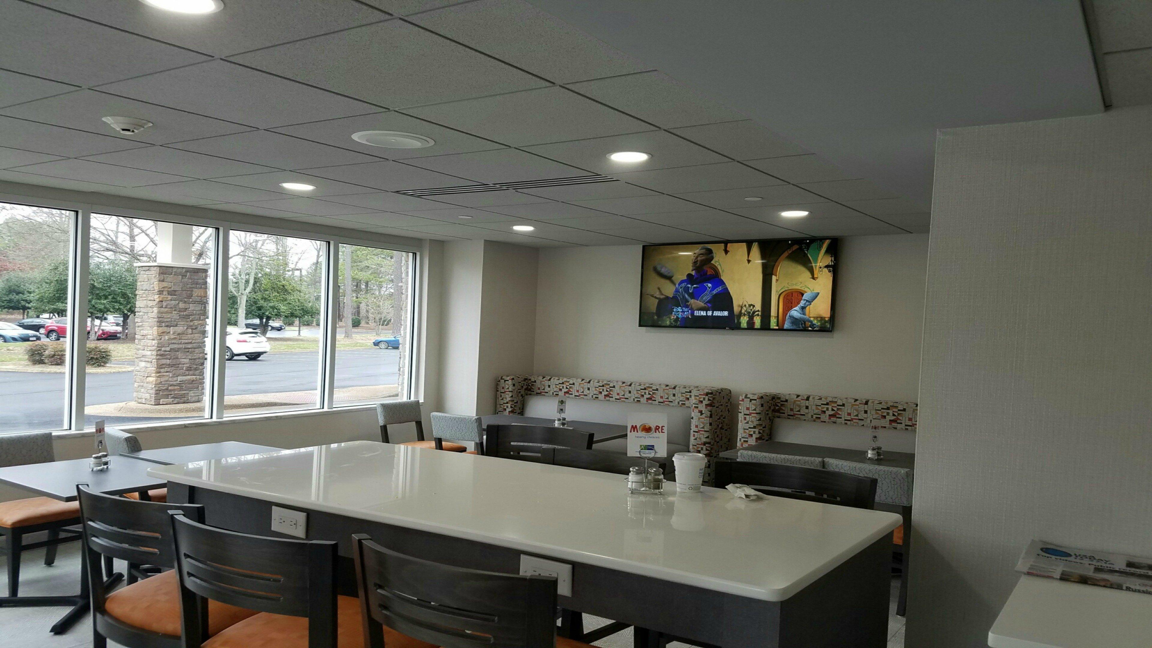 Holiday Inn Express - Williamsburg Busch Gardens Area, an IHG Hotel Exterior foto