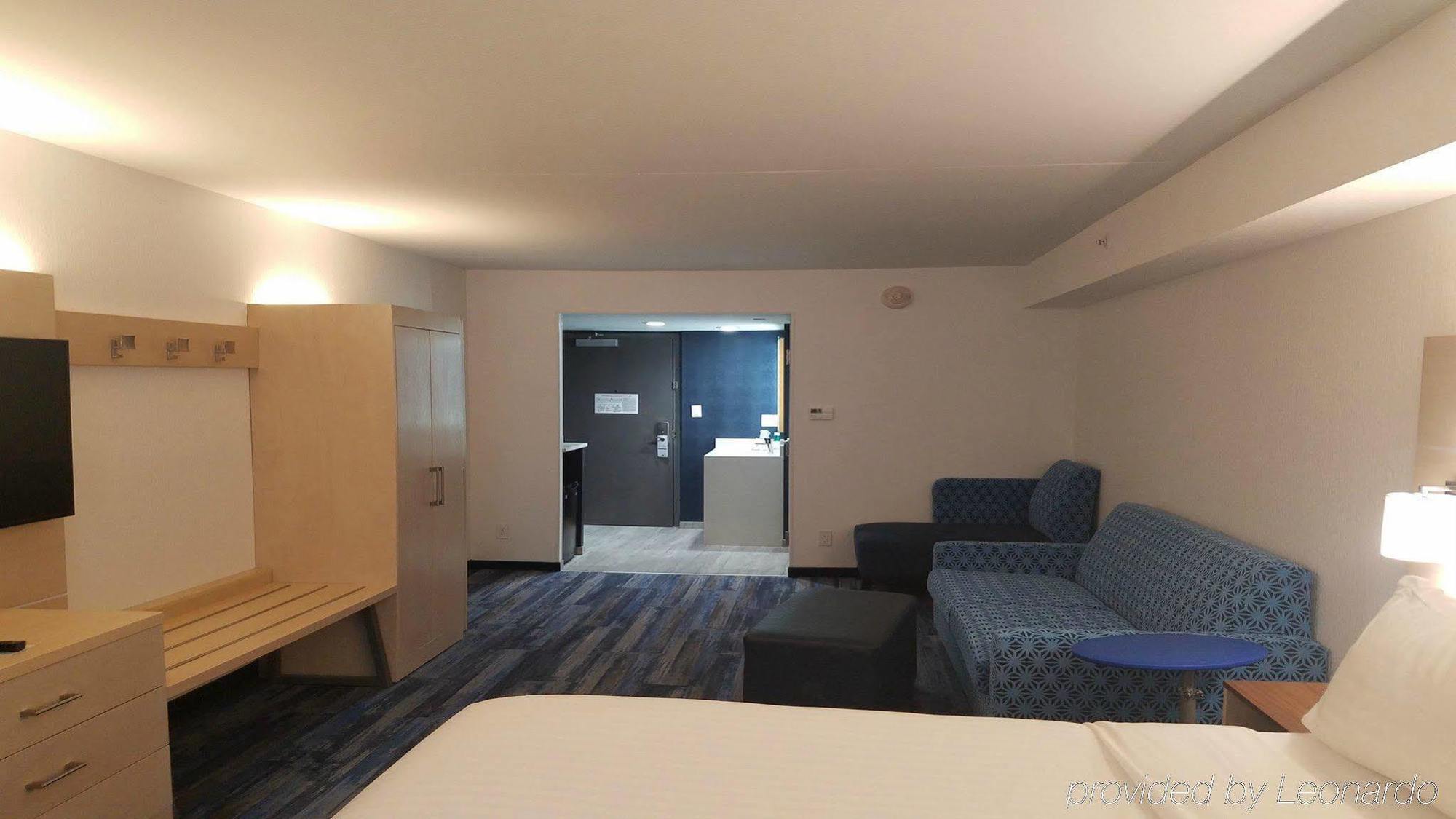 Holiday Inn Express - Williamsburg Busch Gardens Area, an IHG Hotel Exterior foto