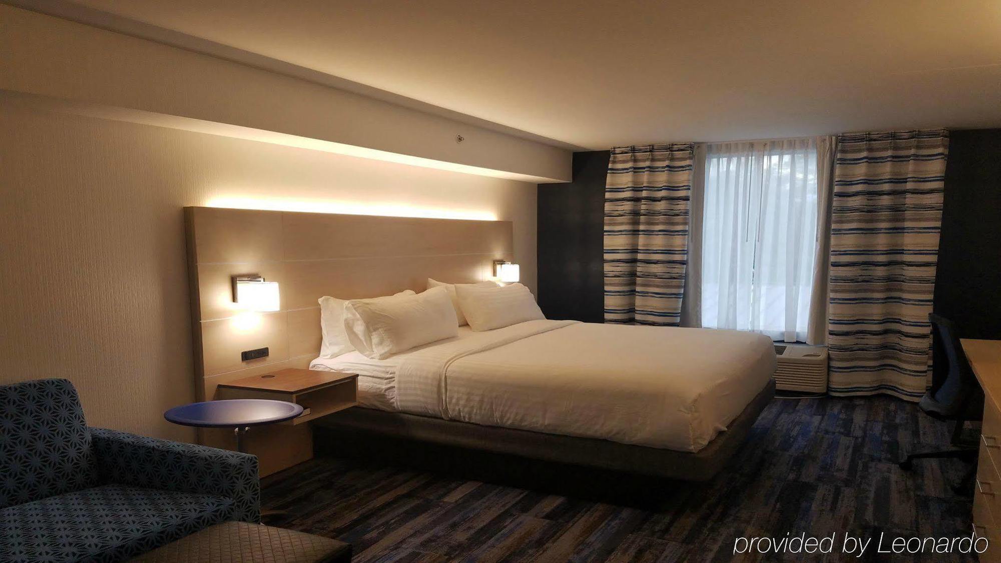 Holiday Inn Express - Williamsburg Busch Gardens Area, an IHG Hotel Exterior foto